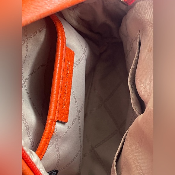 Micheal Kors, leather Slater backpack with tons of pockets. - Picture 7 of 15